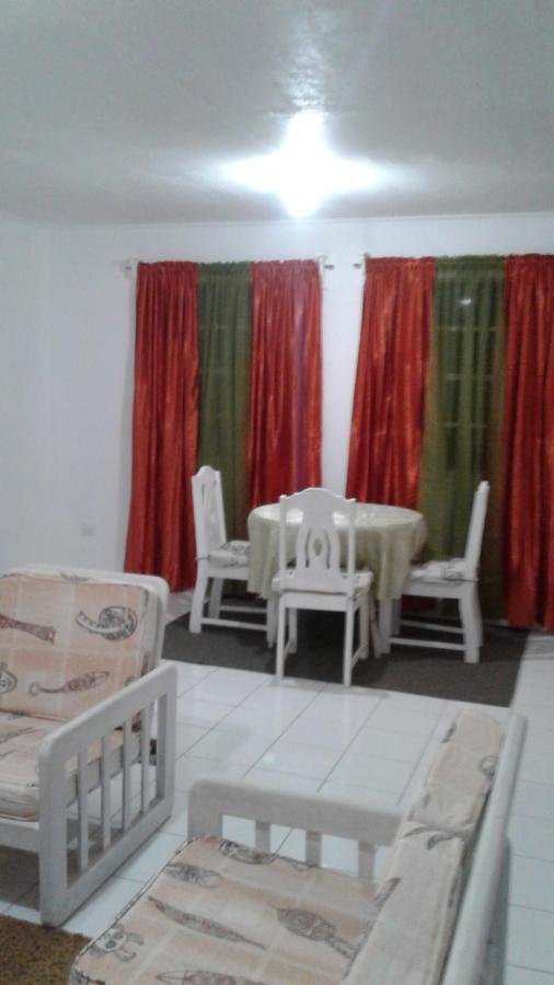 Edtricias Apartments Christ Church Esterno foto
